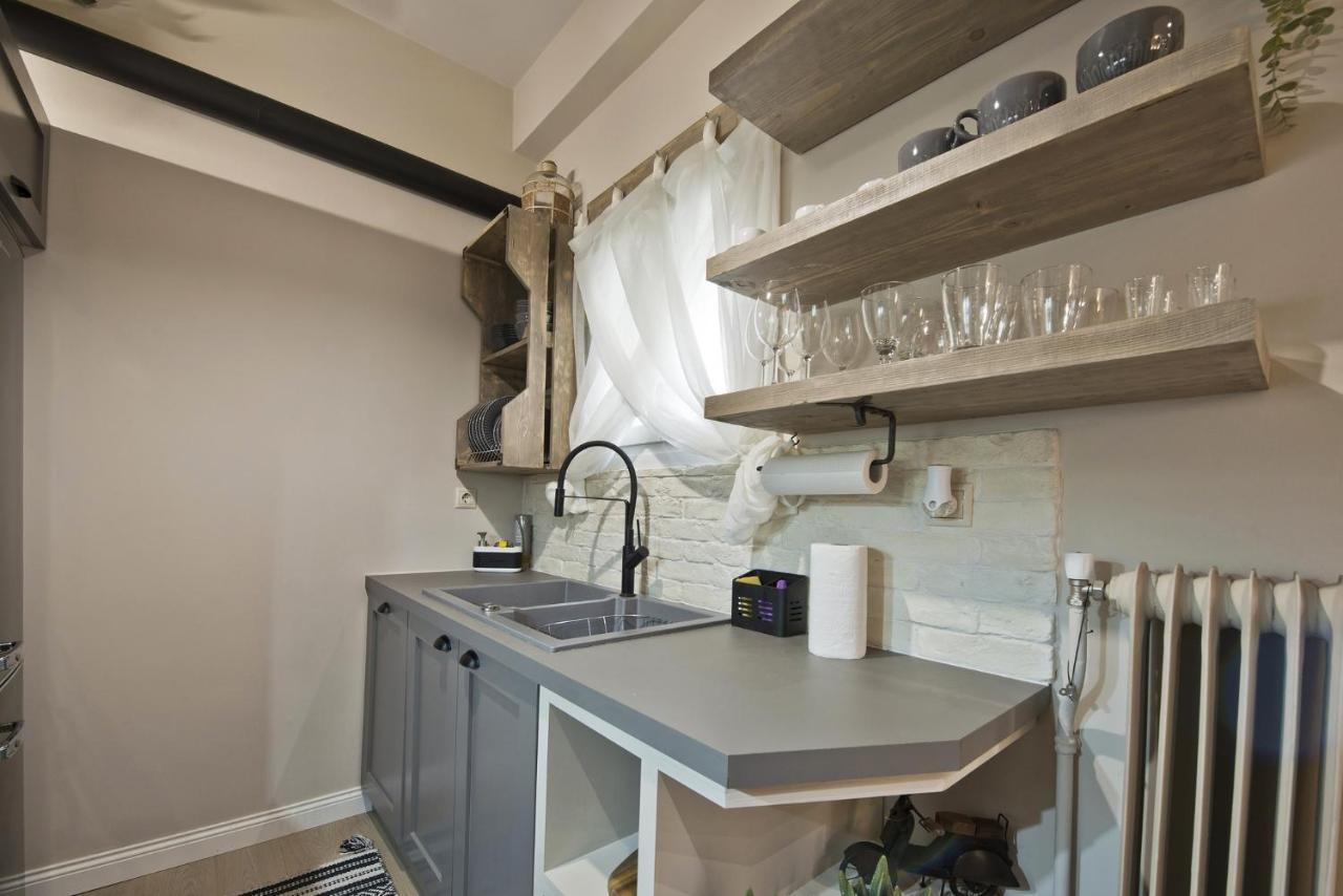 Stylish Apartment At Pagrati Atenas Exterior foto