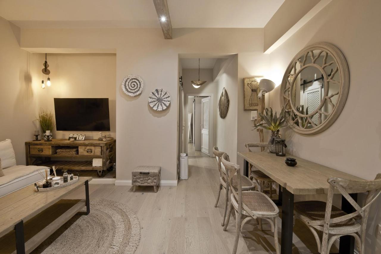 Stylish Apartment At Pagrati Atenas Exterior foto